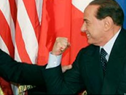 Çapkın Berlusconi ateş püskürdü!