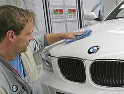 Otomobil devi BMW zararda