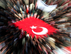 Midyatta dev Türk Bayrağı