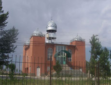 Azerbaycan camilerimizi kapatıyor