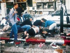 Cami bombalandı 40 ölü!