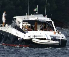 Başbakanın villasına bir tekne kız